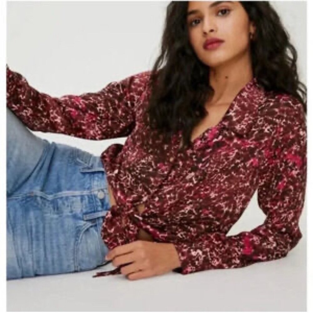 Aritzia Wilfred Abstract Print Tie - Front Silky Blouse